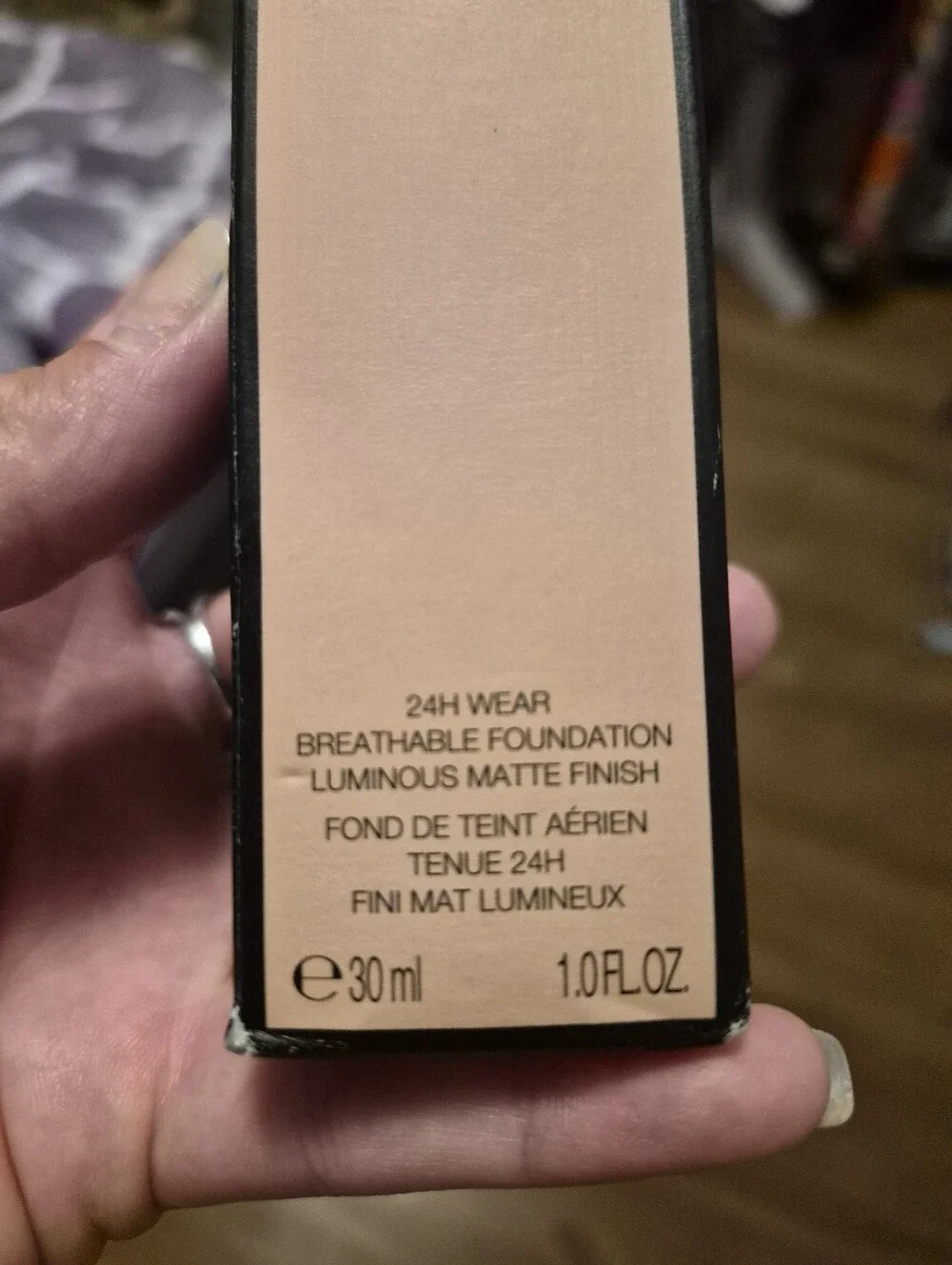 NIB GUCCI Foundation Medium Shade